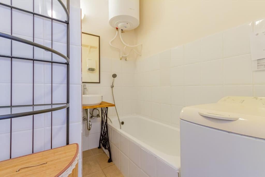 Perl Apartment- Air Conditioned, Cozy Near Varosliget * Budapest