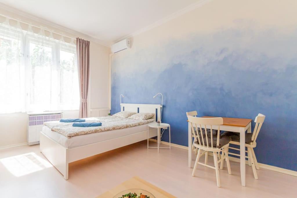 Perl Apartment- Air Conditioned, Cozy Near Varosliget Apartment *