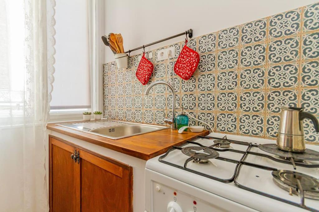 Perl Apartment- Air Conditioned, Cozy Near Varosliget Apartment *