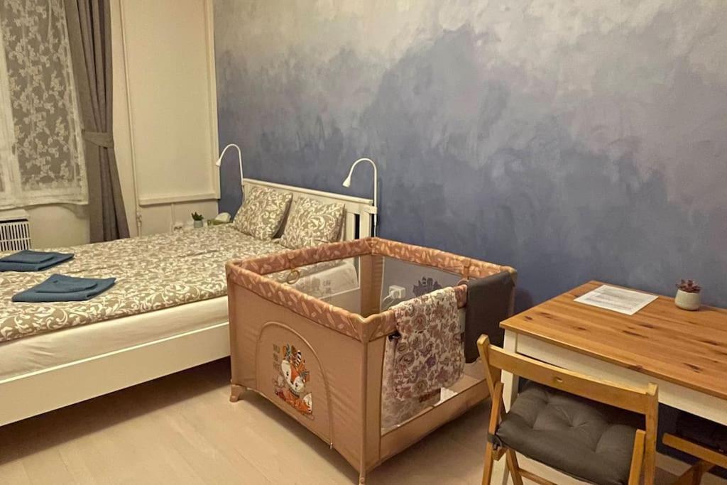 Perl Apartment- Air Conditioned, Cozy Near Varosliget Apartment *