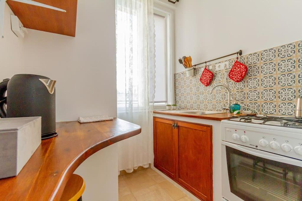 Perl Apartment- Air Conditioned, Cozy Near Varosliget Apartment *